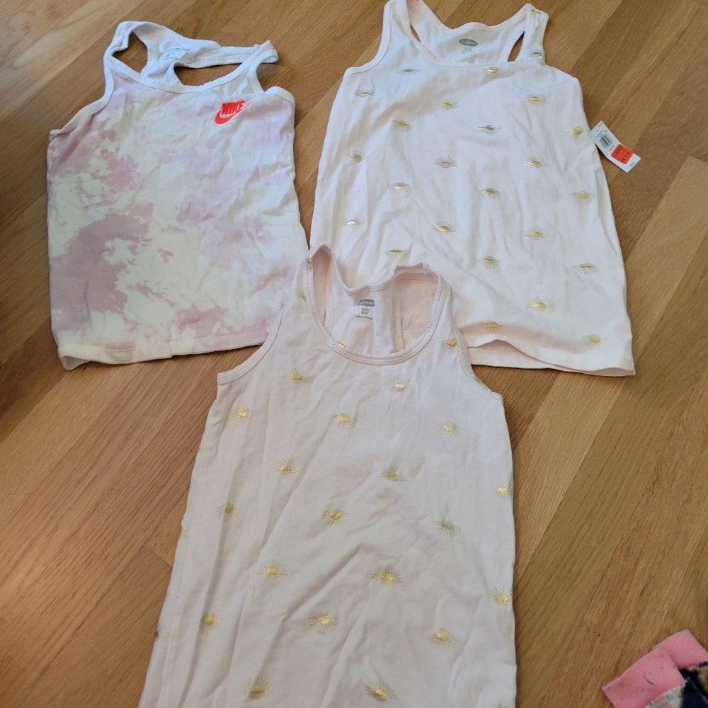 Girls athletic tank tops sz m